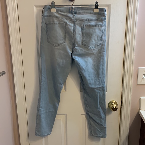 Mid-Rise Wow Super Skinny Jeans for Women - Picture 3 of 4